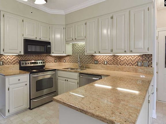 3rd image of 113 Leslie Loch Ln