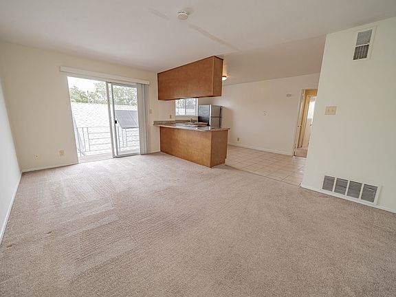 2nd image of 1635 Julia St #12