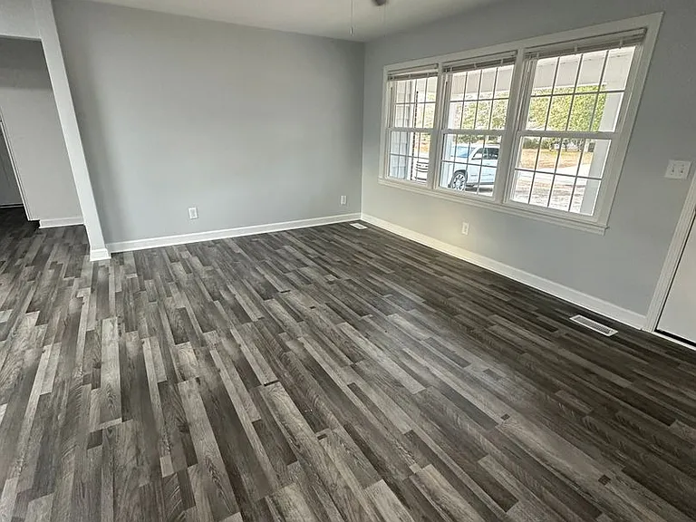 1109 Sidney Dr — Photo 6