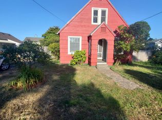 645 N Bay St, Waldport, OR