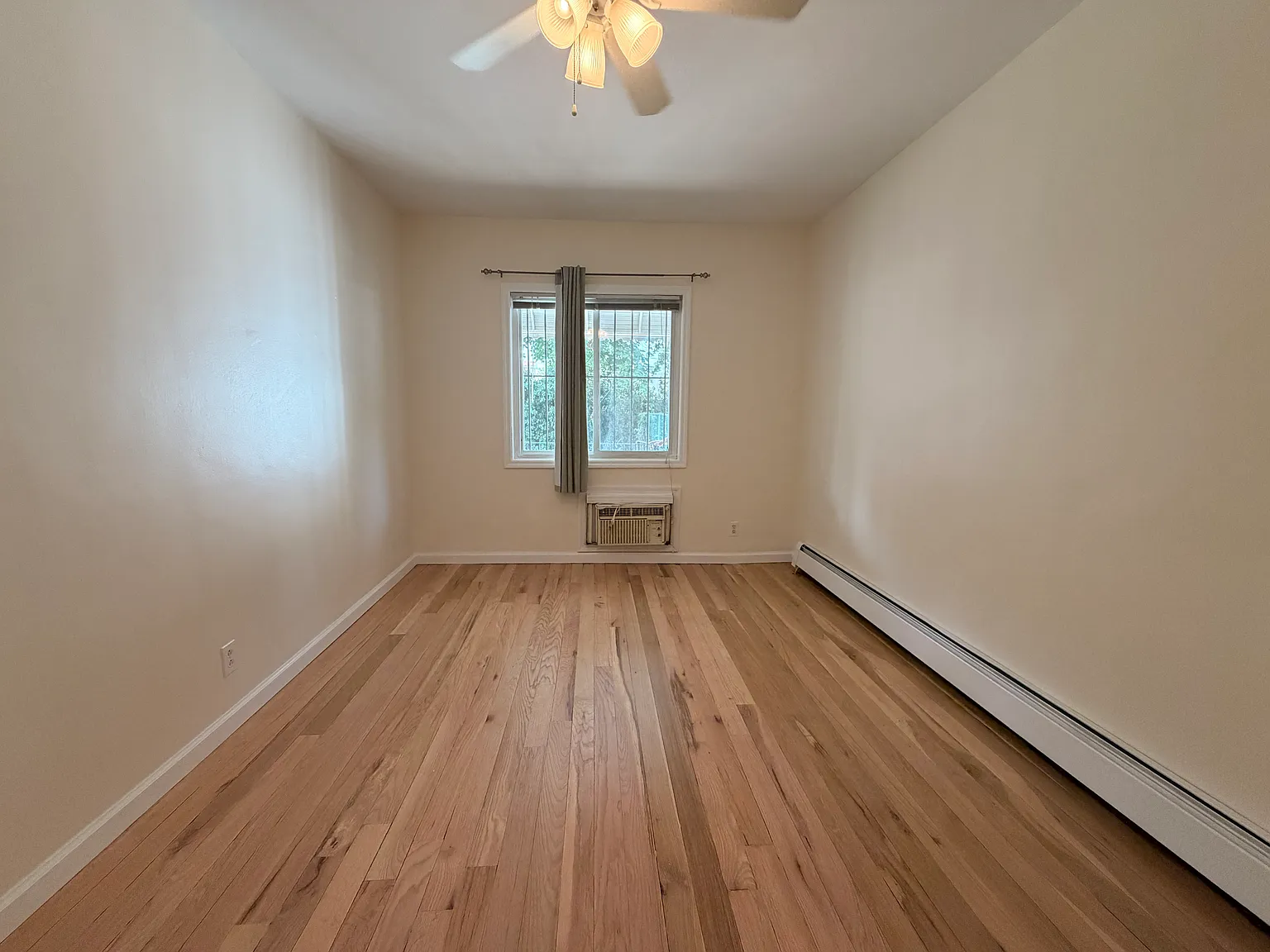 2 bed, 1025 sqft, $3,800 — Photo 4