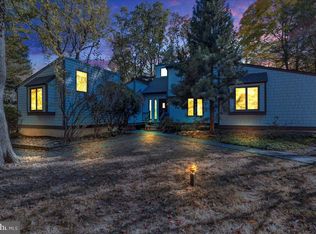 24 Robin Lake Dr, Cherry Hill, NJ 08003
