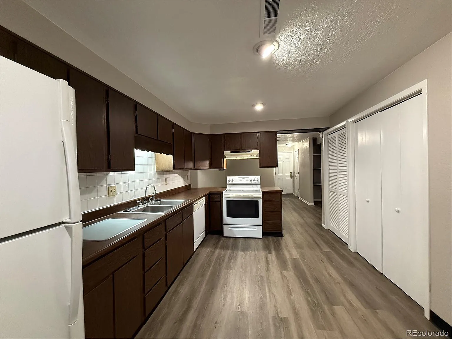 2 bed, 1.0 bath, 961 sqft, $1,395 — Photo 4