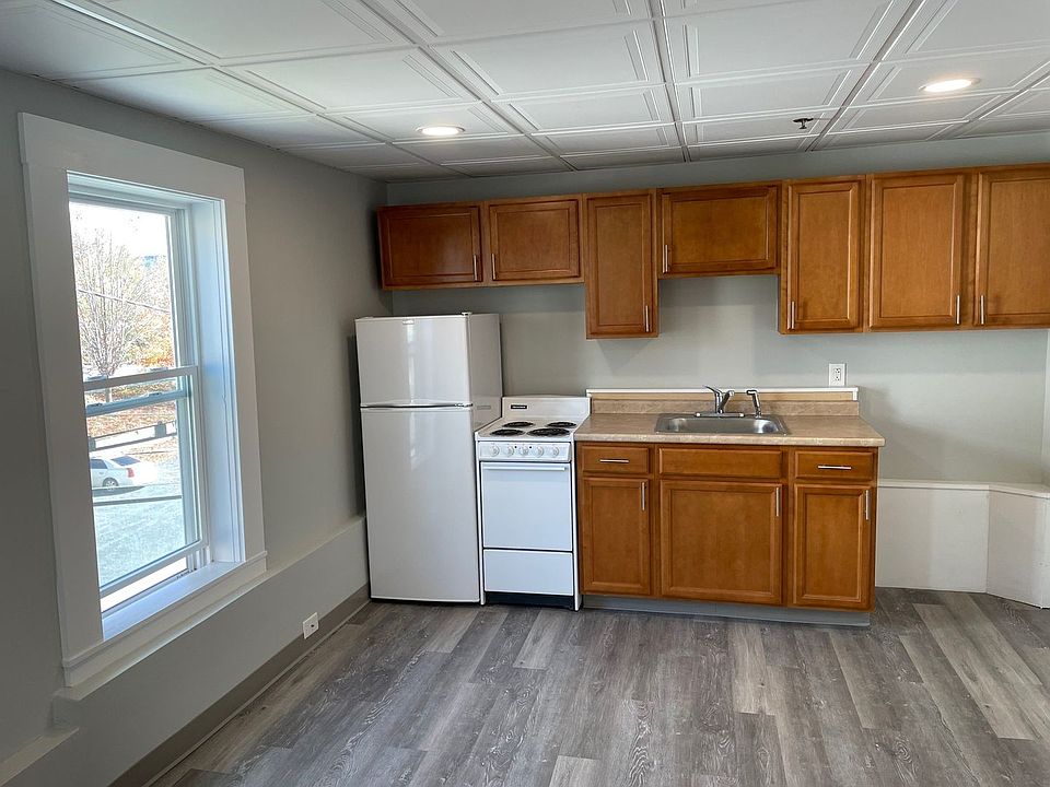 1st image of 67 Hanover St #3