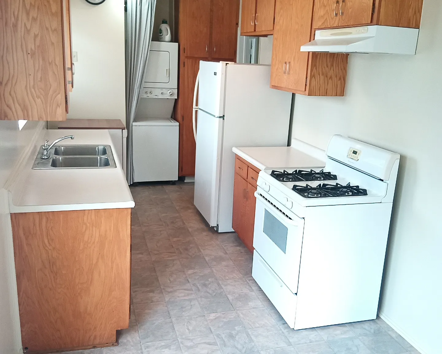 3 bed, 1265 sqft, $5,660 — Photo 4