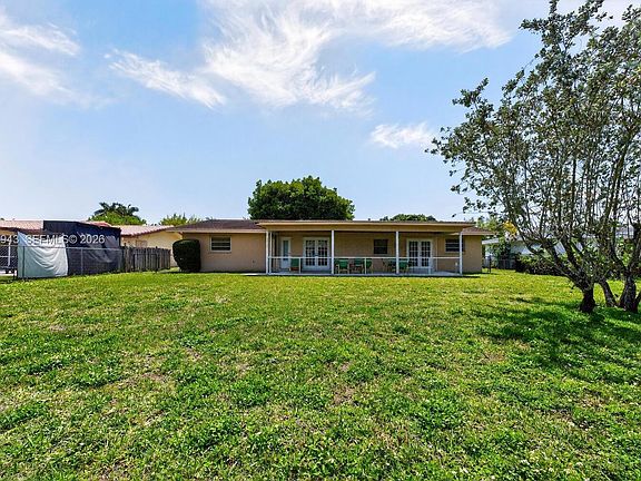 4th image of 7241 NW 10th Pl