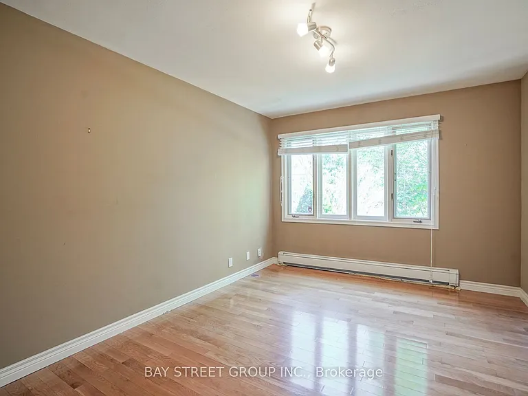 28 Wembley Ave — Photo 15