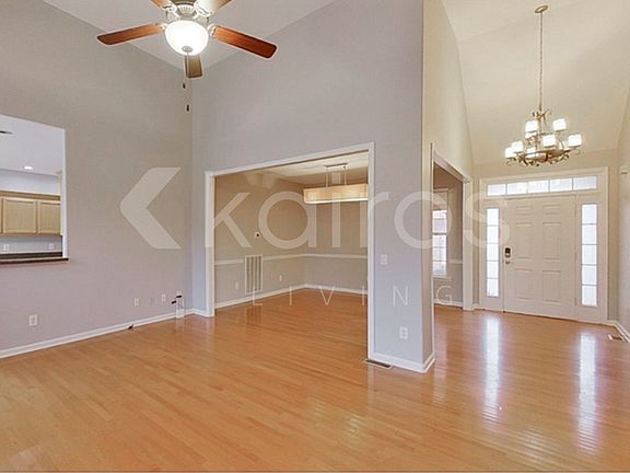 3rd image of 605 Sophia Ct