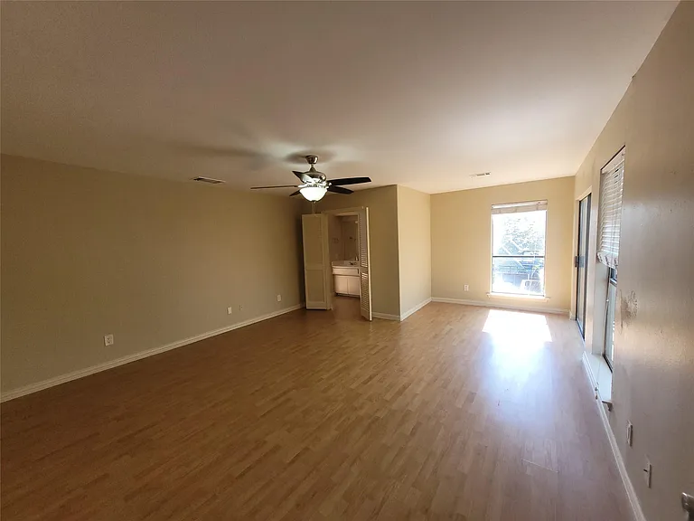 305 Shoreview Dr — Photo 9