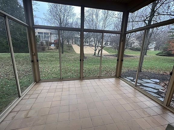 2nd image of 513 E Moss Creek Dr