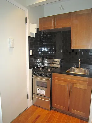 Rented by City Connections Realty | media 42