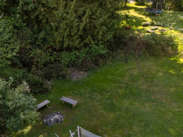 2 Eagle Cliff Rd, Bowen Island, BC V0N 1G1