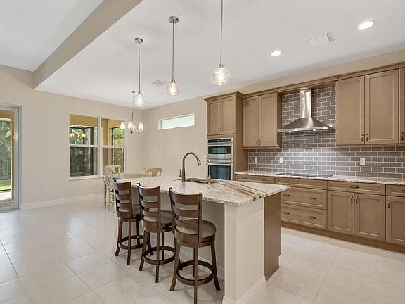 5th image of 8310 Summer Lake Drive