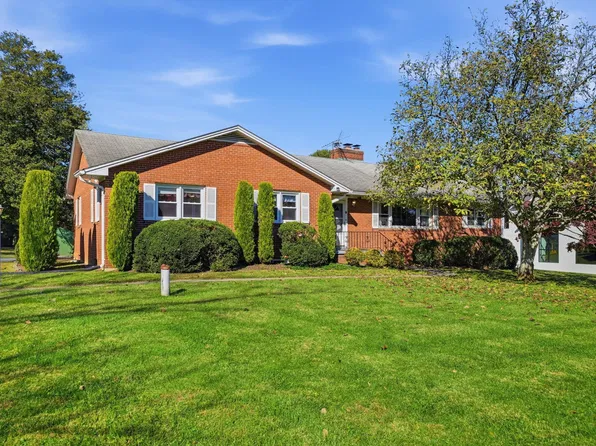 14208 Marian Dr, Rockville, MD 20850