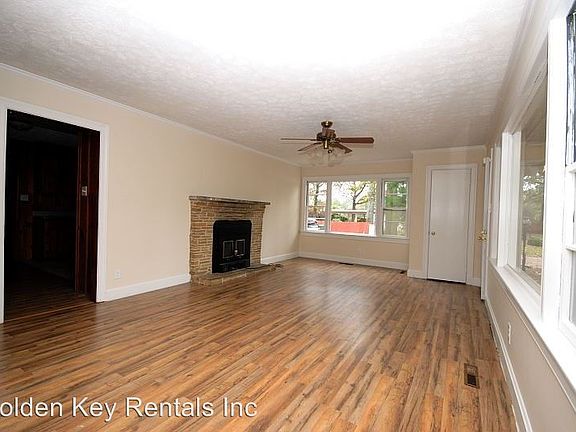 5th image of 2809 E Ash St