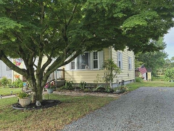 3rd image of 1008 Cedar St