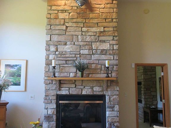 Beautiful Stone Veneer Wall w/Gas Fireplace