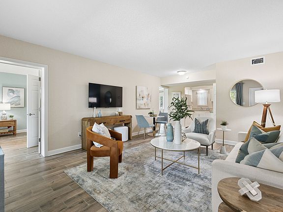 3rd image of 115 Hogan Rd #122