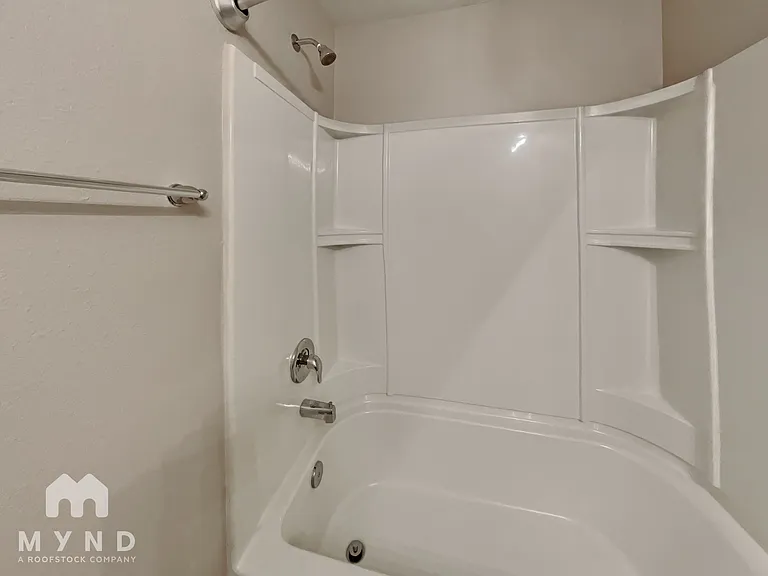 752 Henley Ct — Photo 23