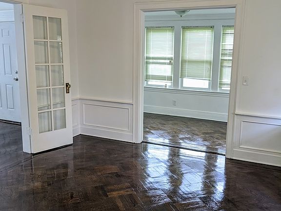 4th image of 111-11 196th St