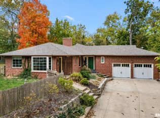 1025 Crescent Dr, Clinton, IA 52732