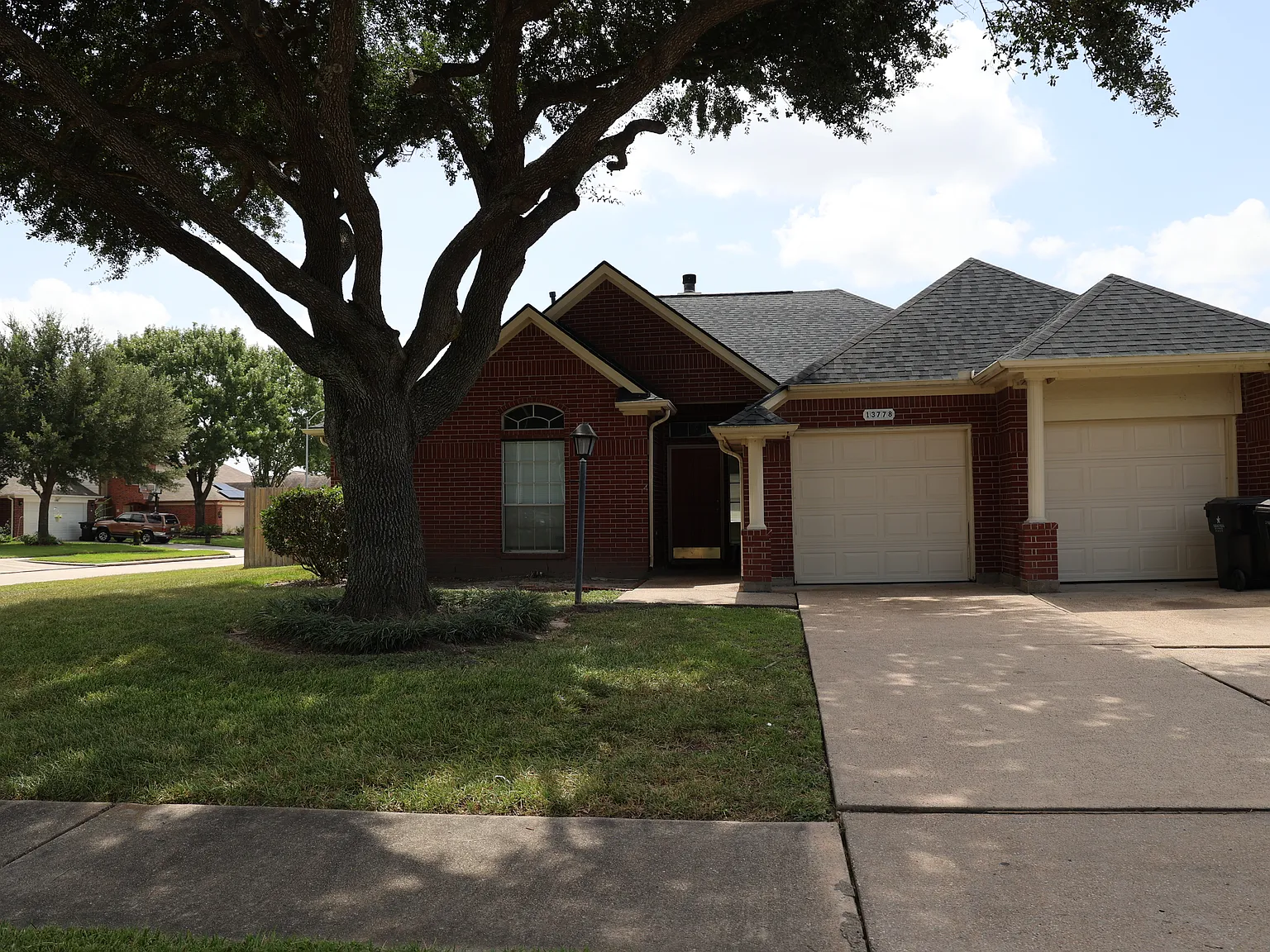 3 bed, 1929 sqft, $2,025 — Photo 2