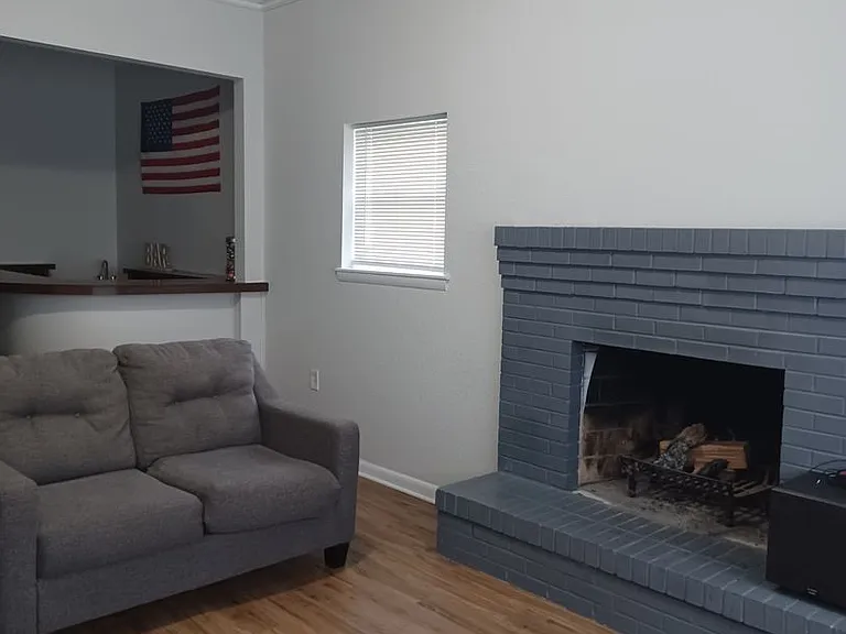 428 Lynn Shores Dr — Photo 6