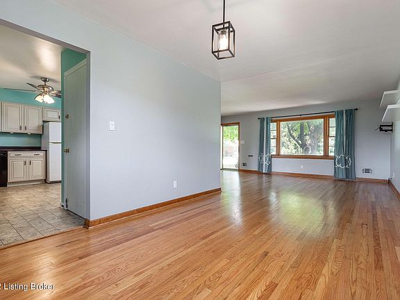 4th image of 3902 Berkshire Ave