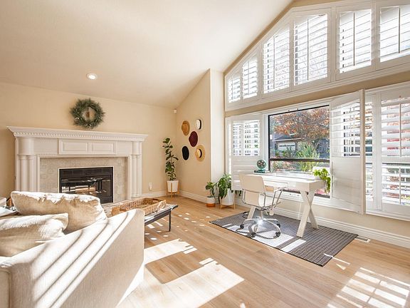 3rd image of 4725 Hillsboro Circle
