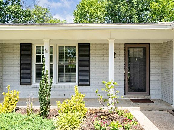 4th image of 2350 Crescent Hill Dr