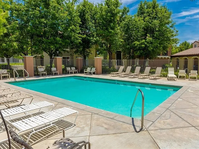 28134 Ashbrook Ln — Photo 15