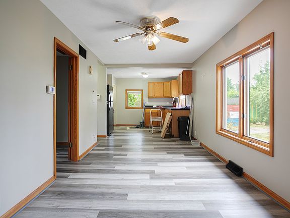 5th image of 226 E Jefferson Blvd
