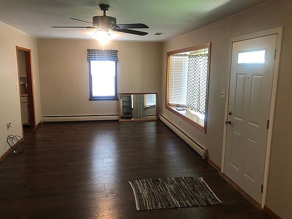 3rd image of 512 E Green St