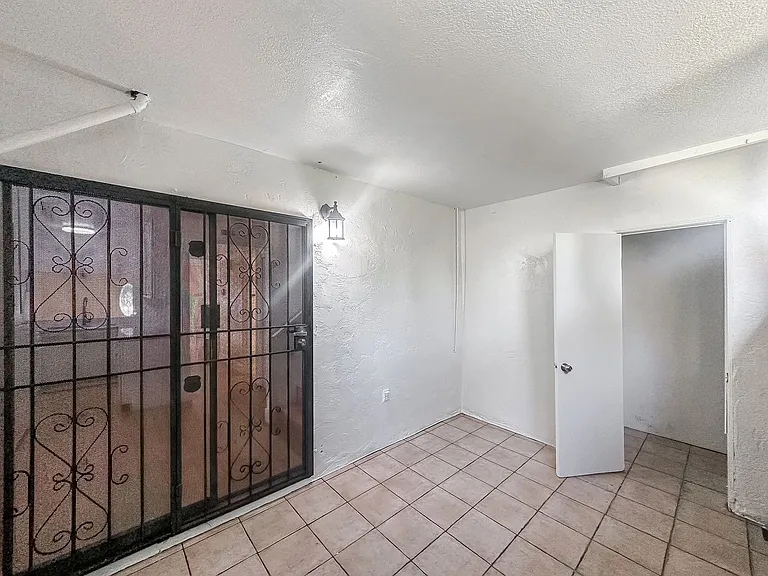 410 Colorado Ave #C — Photo 9
