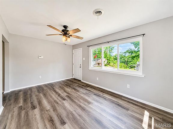 4th image of 7094 Burgan Grove Rd