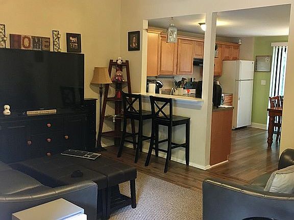 2nd image of 33 Pepperbush Pl