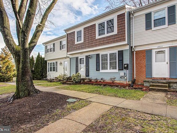 3rd image of 19923 Wyman Way