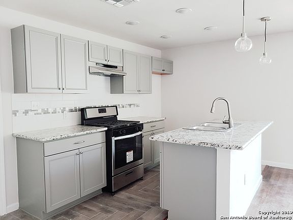 5th image of 616 Kashmuir Pl