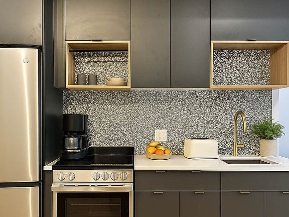 5th image of 424 Gates Ave APT 3A