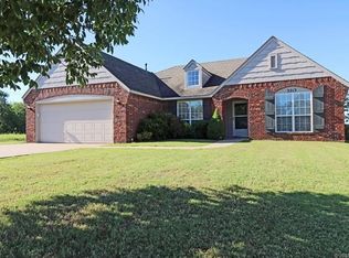 3213 Lincoln Rd, Bartlesville, OK 74006