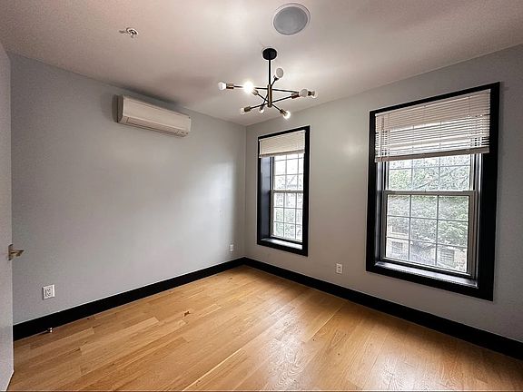 5th image of 41 Van Wagenen Ave APT 2