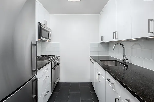 Rented by Douglas Elliman | media 15