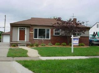 26141 N Bryan St, Roseville, MI 48066