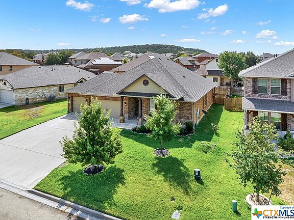 4th image of 806 Valentino Dr