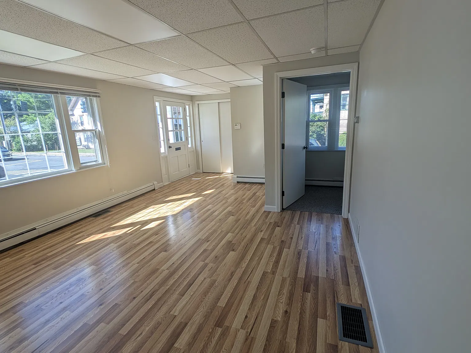 2 bed, 900 sqft, $1,900 — Photo 1