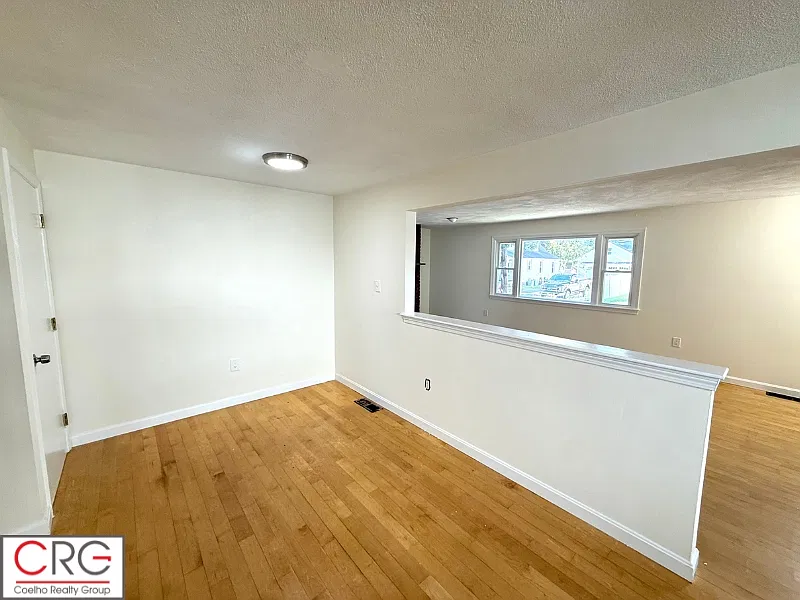 3 bed, 1100 sqft, $3,000 — Photo 4