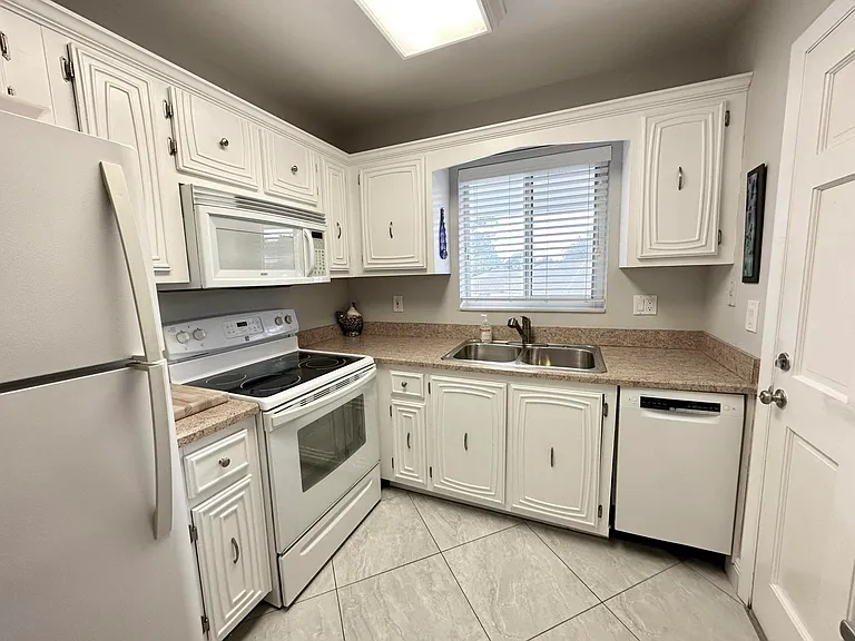 6 Garden St #204P — Photo 15