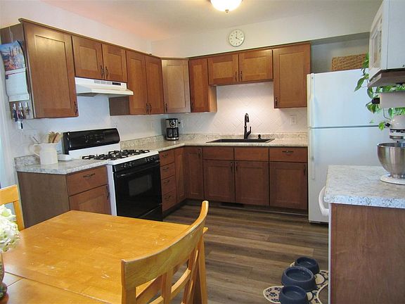 5th image of 1616 Macarthur Dr
