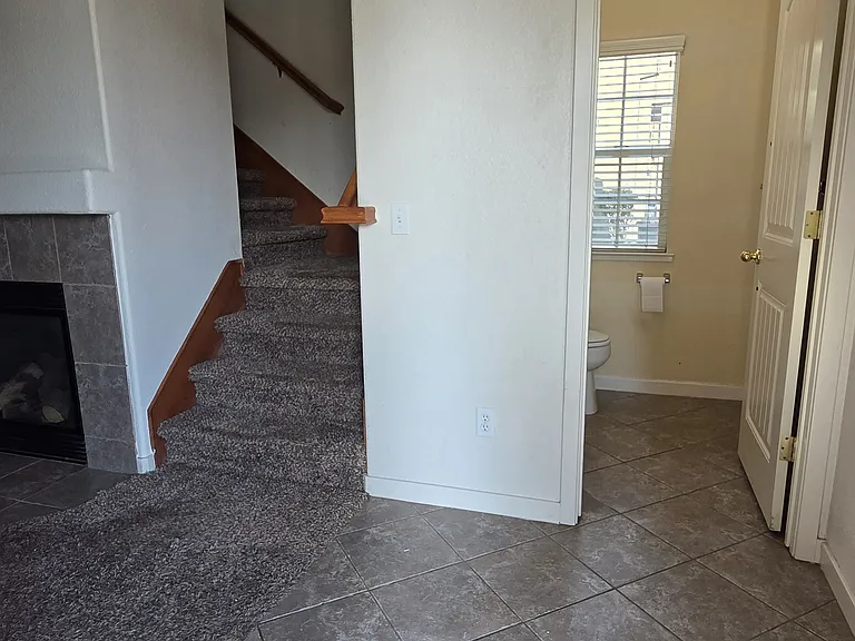 1350 Belmont Dr — Photo 6