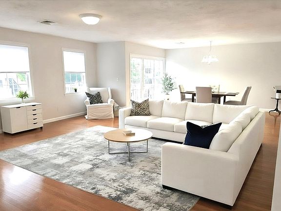3rd image of 309 Hampton Way #309